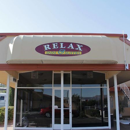 Relax Inn & Suites Ел Кахон Екстериор снимка