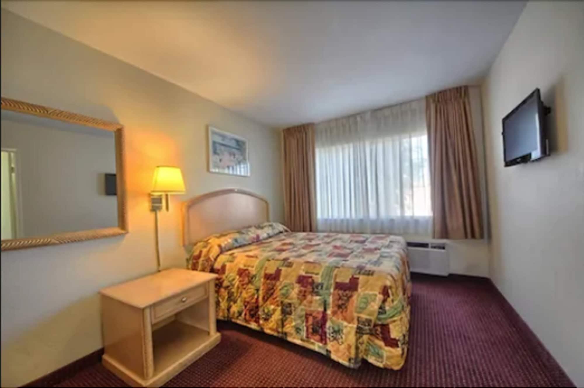 Relax Inn & Suites Ел Кахон Екстериор снимка